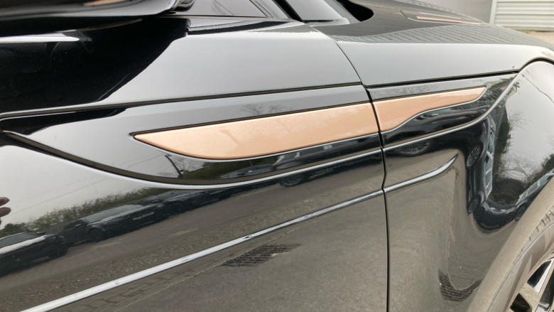 Land Rover Range Rover Evoque 1.5 P300e R-Dynamic SE 5dr Auto Hatchback